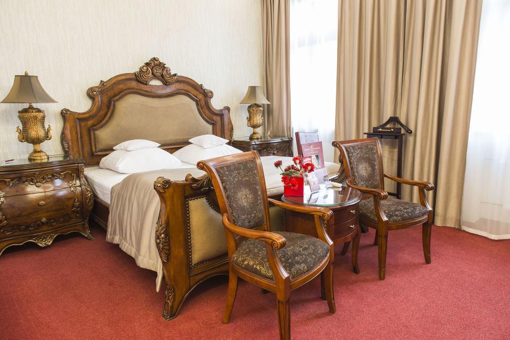 Hotel Europa Kaliszki Eksteriør billede